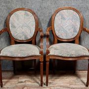 Paire de fauteuils style louis XVI a dossiers médaillons époque XXème