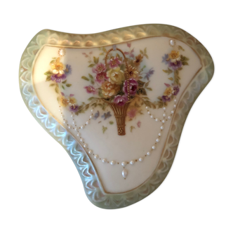 Fine porcelain box