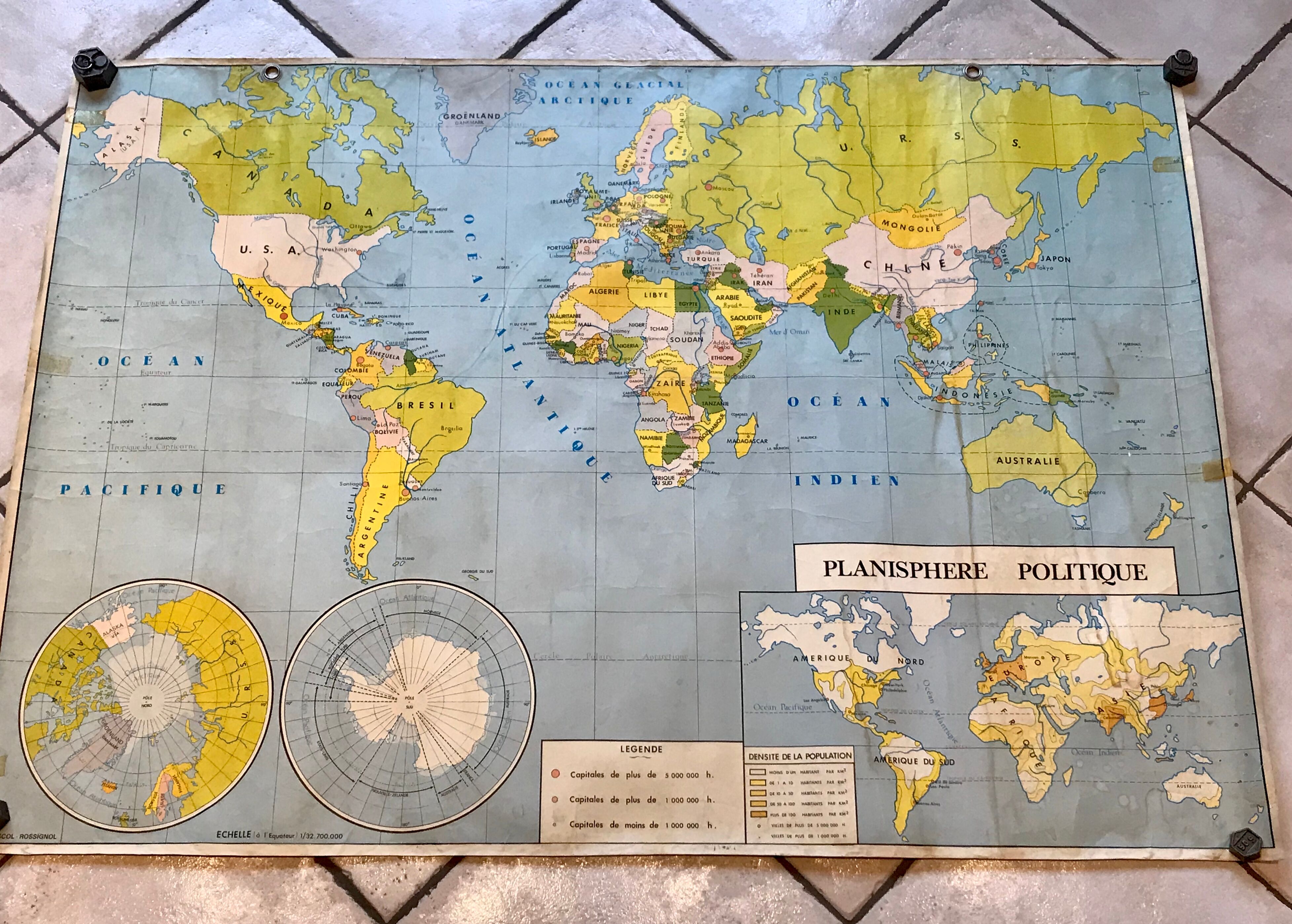 School map of the world / political and physical planisphere 60s