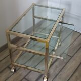 Service in metal and glass