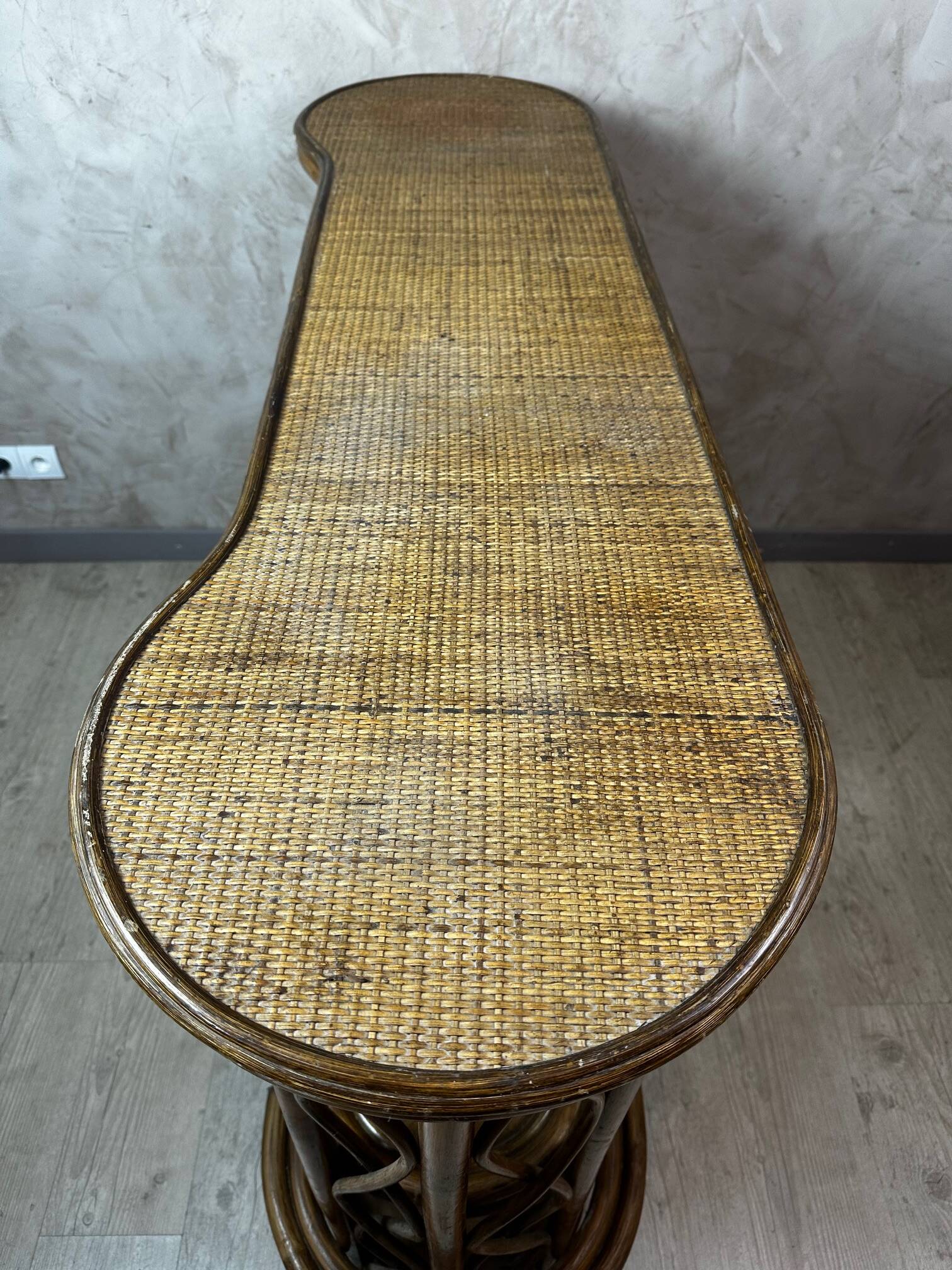 Rattan bar and its stools