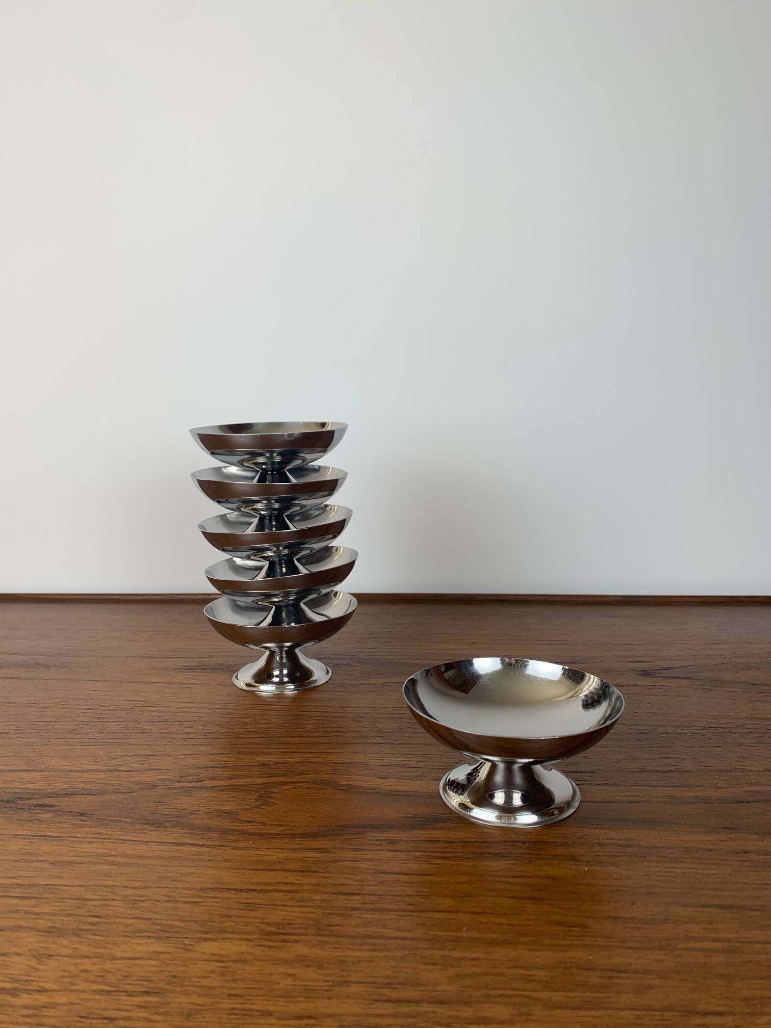 6 coupes à dessert en inox, 1970