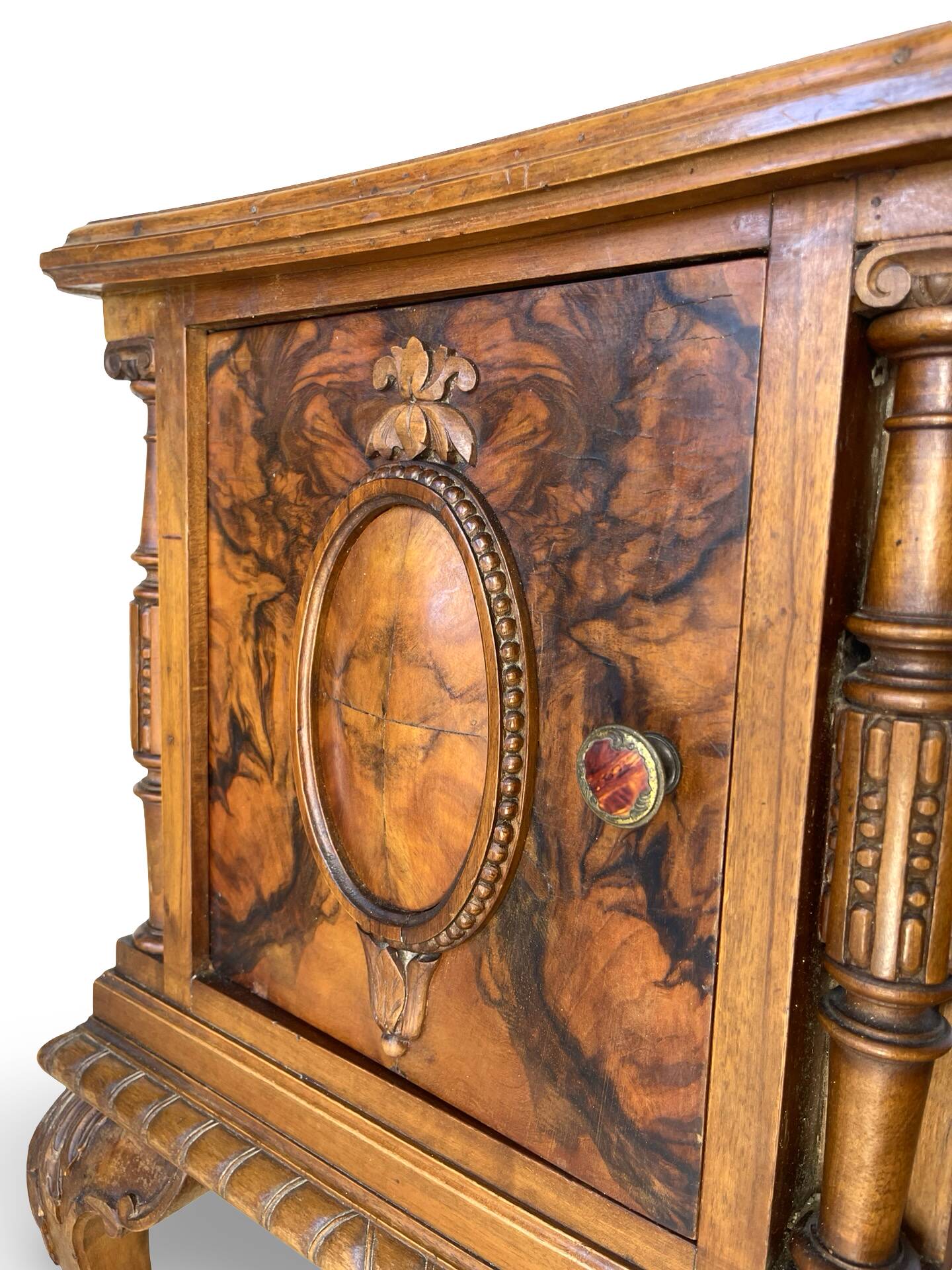 Console in Italian Art Deco from the 1930s/1940s.