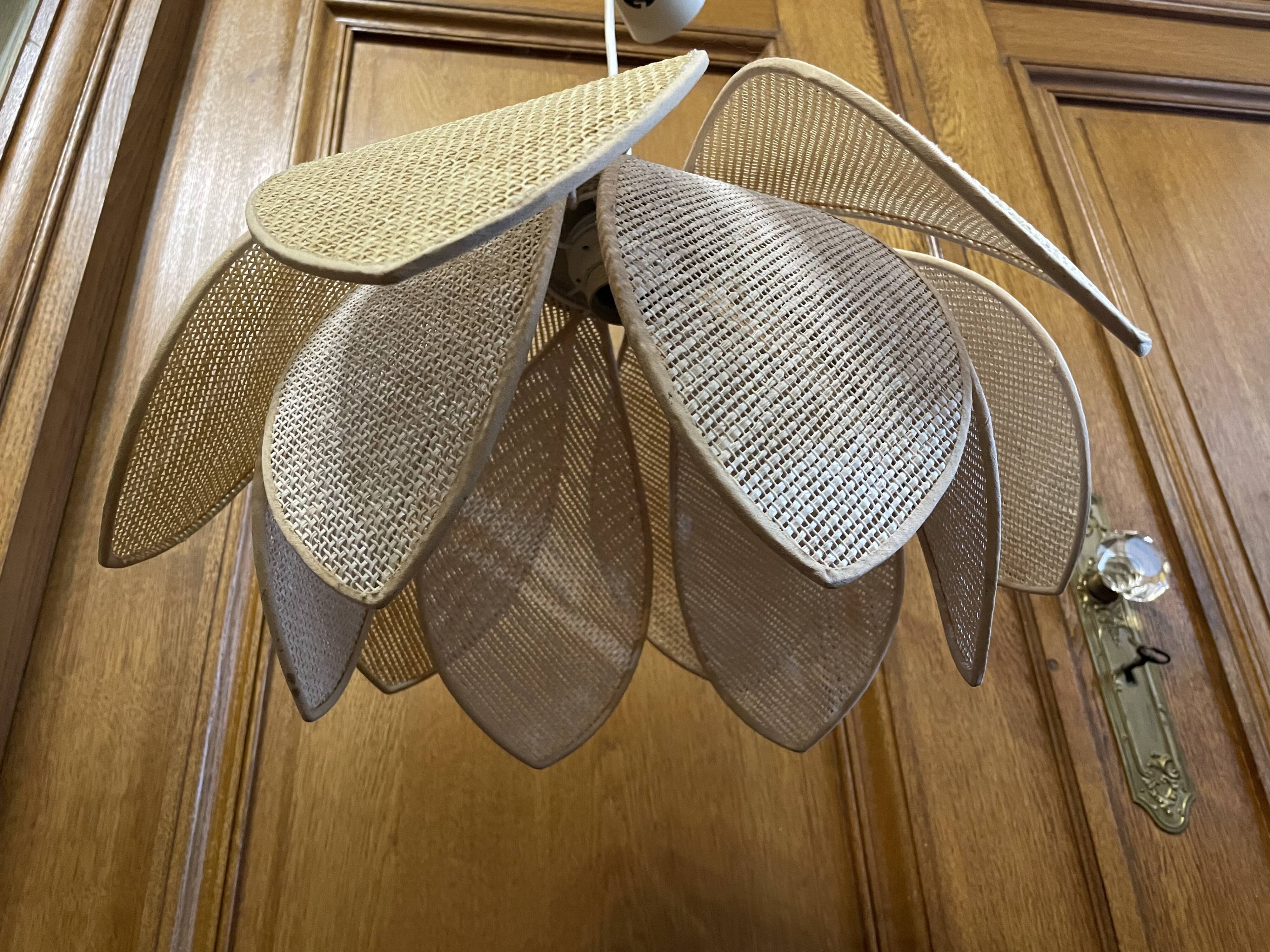 Suspension petals vintage flower