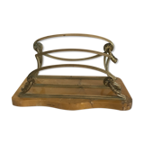 Bronze mail gate