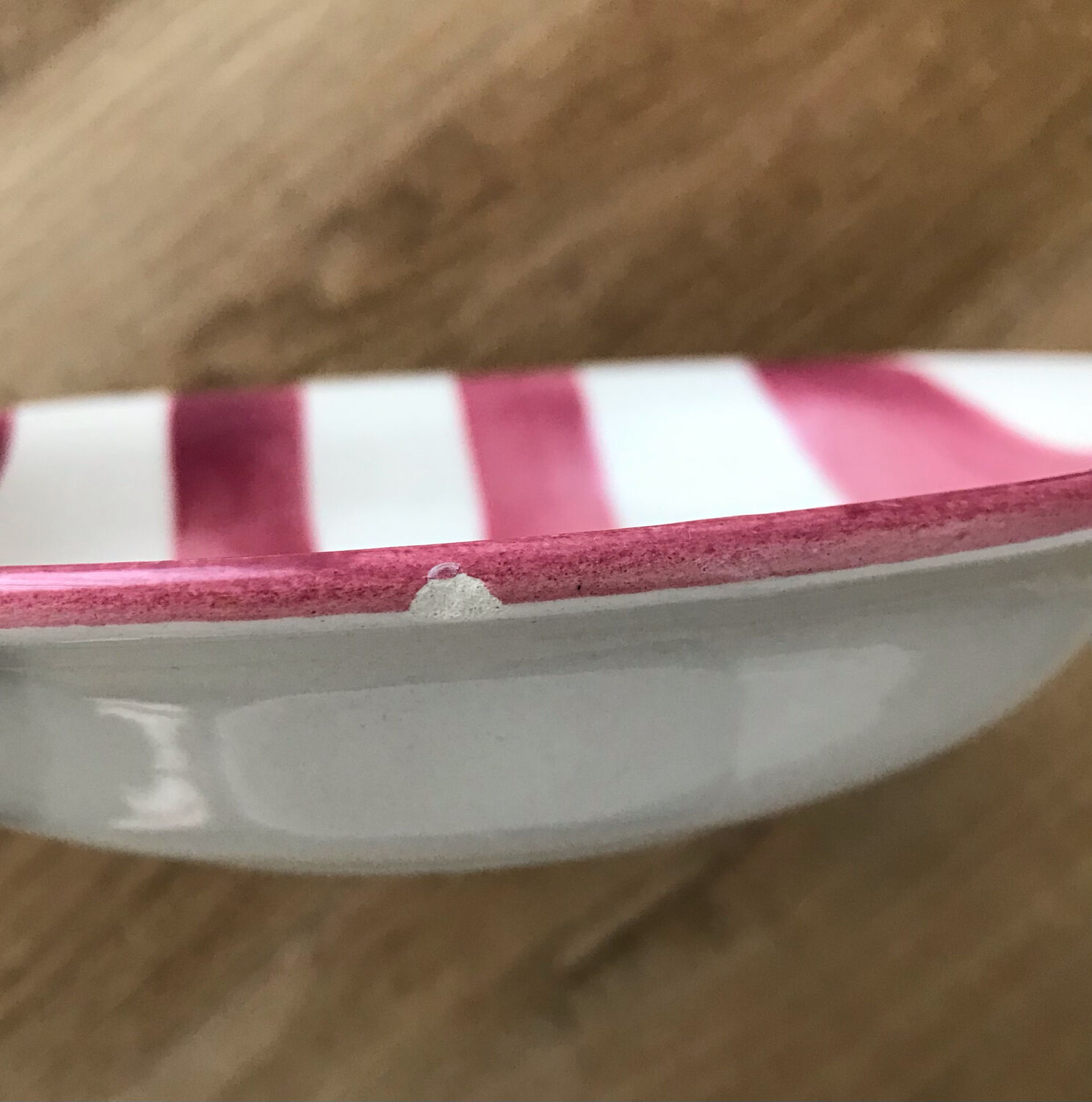 8 pink striped plates