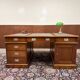 Grand bureau Chesterfield anglais classique Partnerdesk