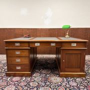 Large Classic English Chesterfield Desk Partnerdesk
