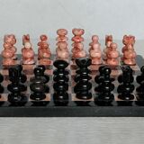 Small chessboard in coral marble and black marble - Italy - Second half of the twentieth century