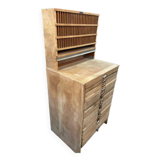 Trade furniture with printing lockers