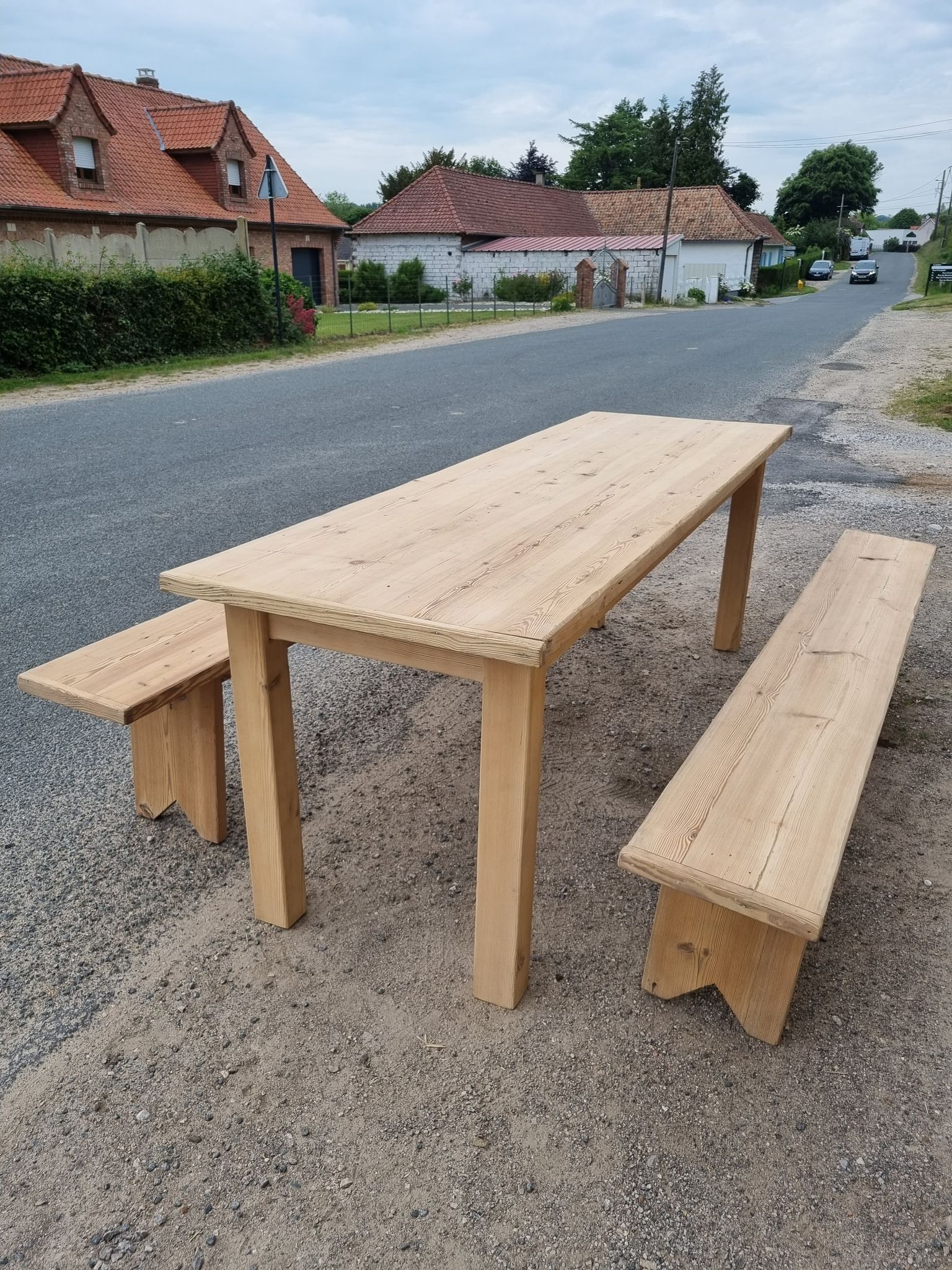 Set farmhouse table and 2 benches