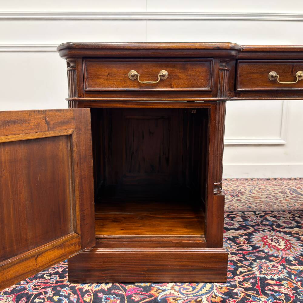 Classic English Desk Green Leather