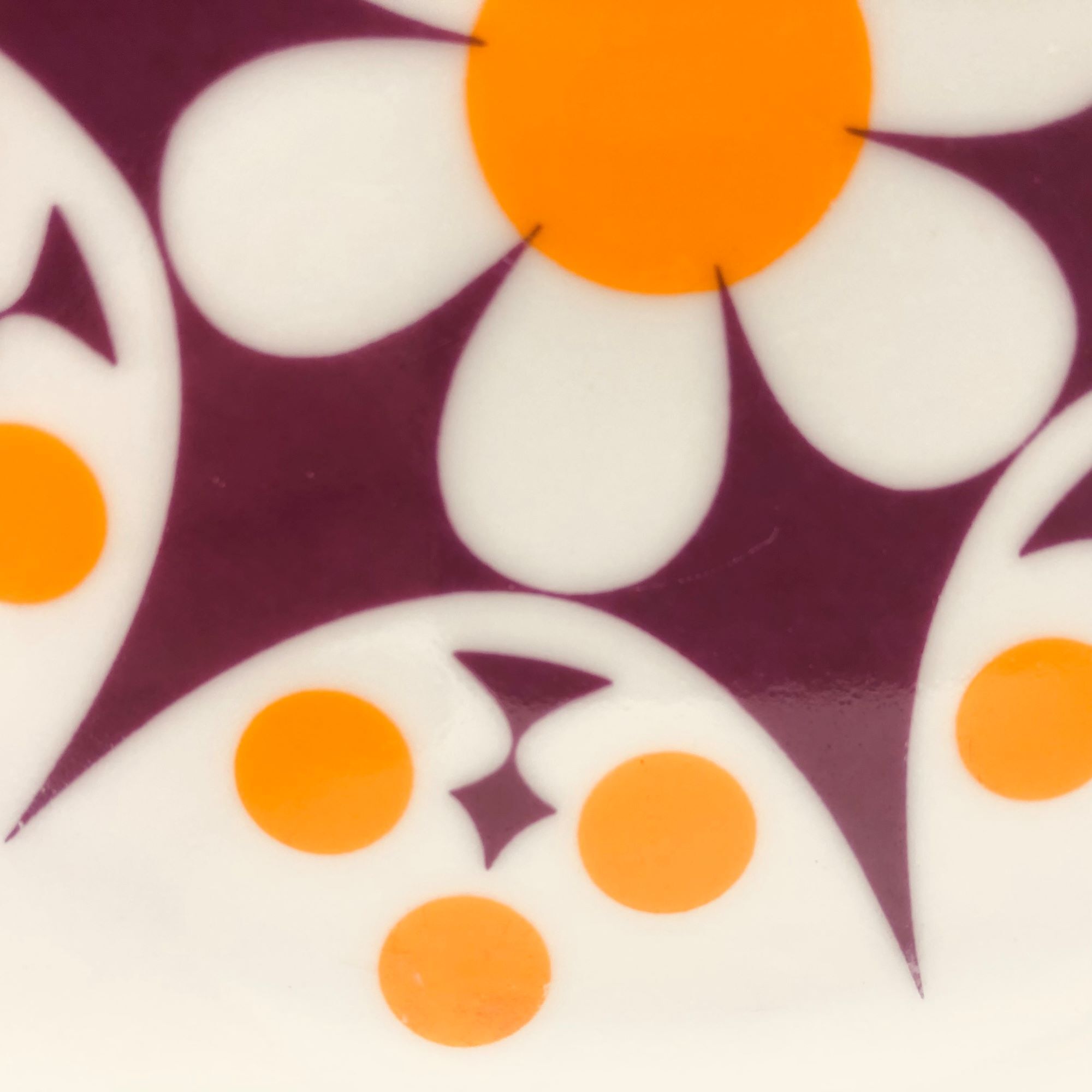 6 assiettes plates en porcelaine de bohème, 1970s, TK Thun -Tchécoslovaquie