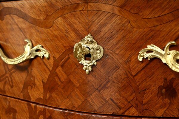 Commode en Acajou, style Louis XV – 1ère Partie XXe