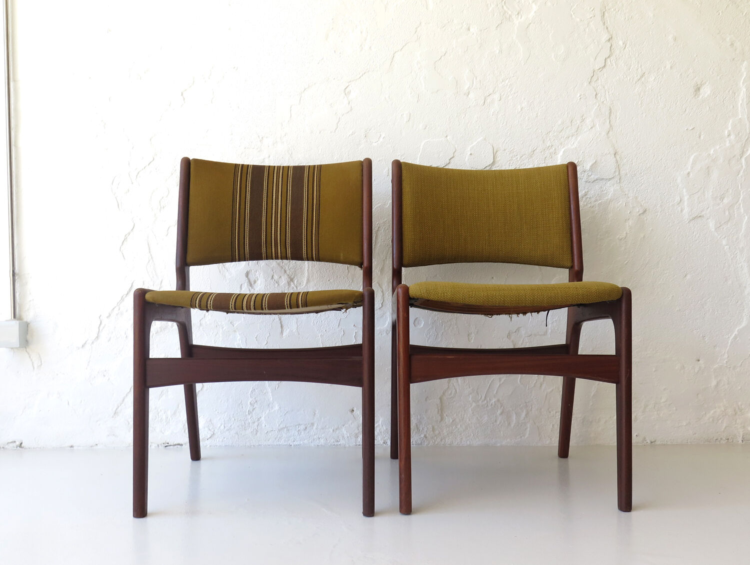 Ensemble de 2 chaises danoises de dîner d’acajou