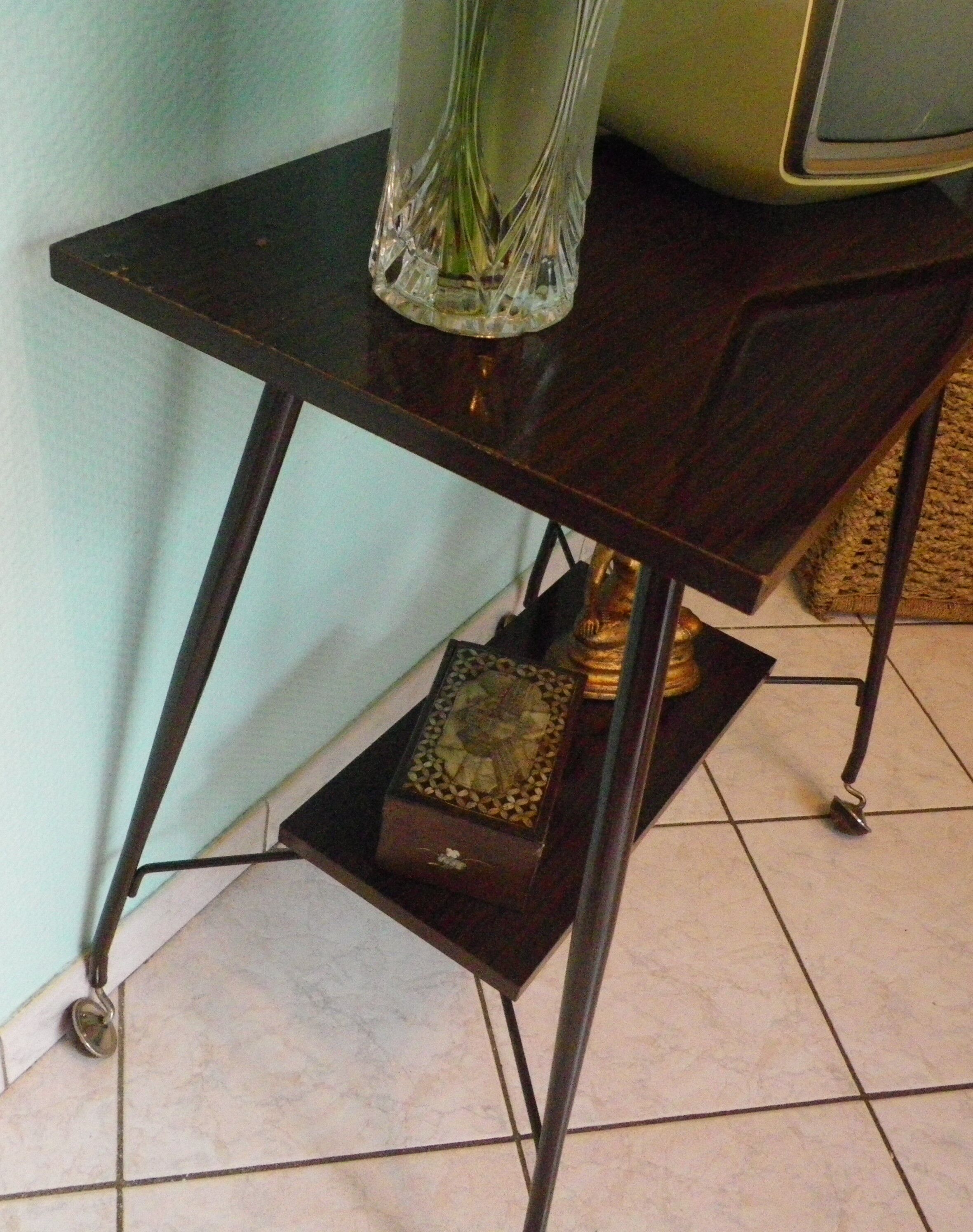 Formica TV cabinet, 2 trays, on atypical curved casters - 1960s