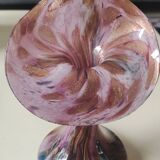 Volubilis vase in Murano glass. Pink speckled background. Height 21 cm.