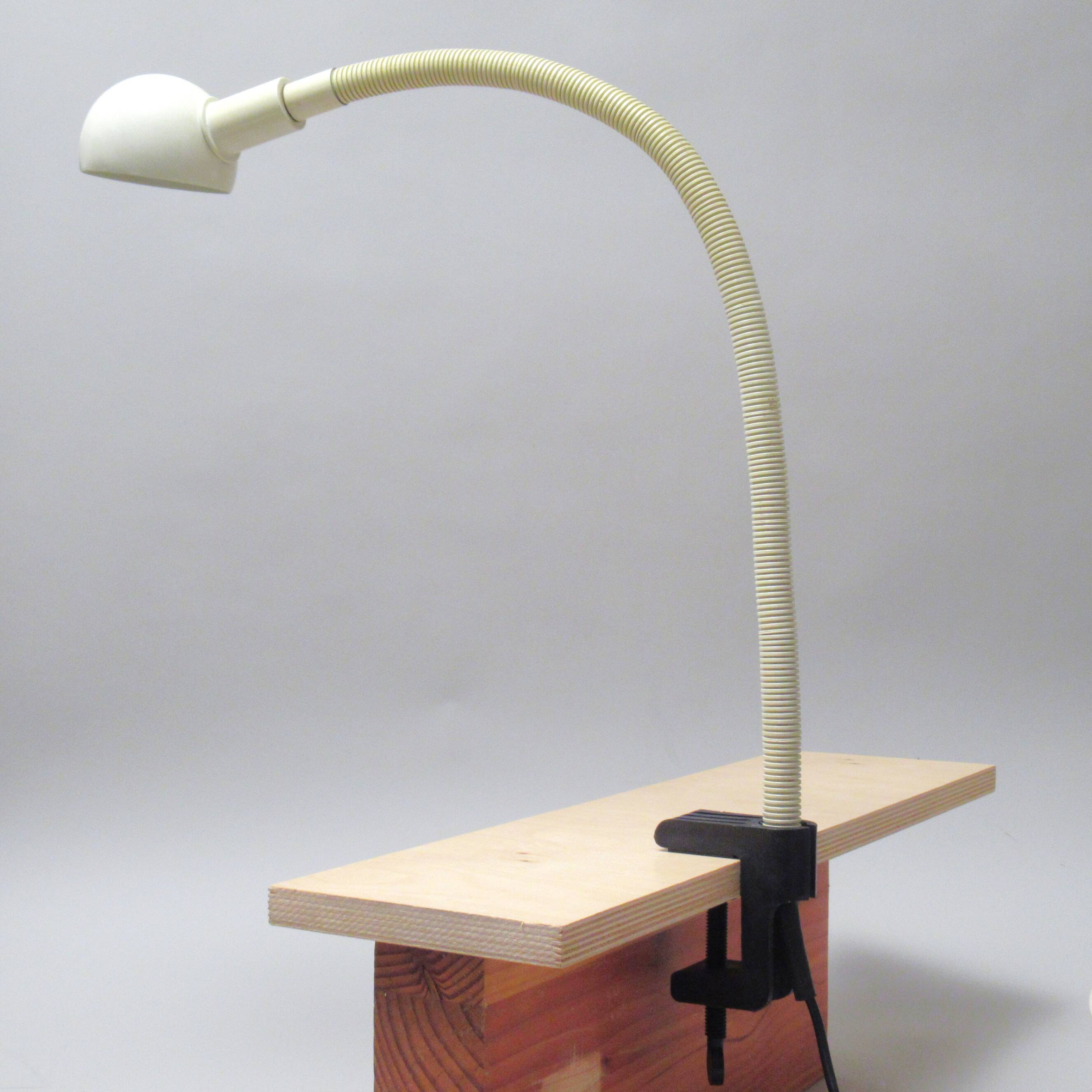 Hebi cream desk lamp Isao Hosoe Valenti