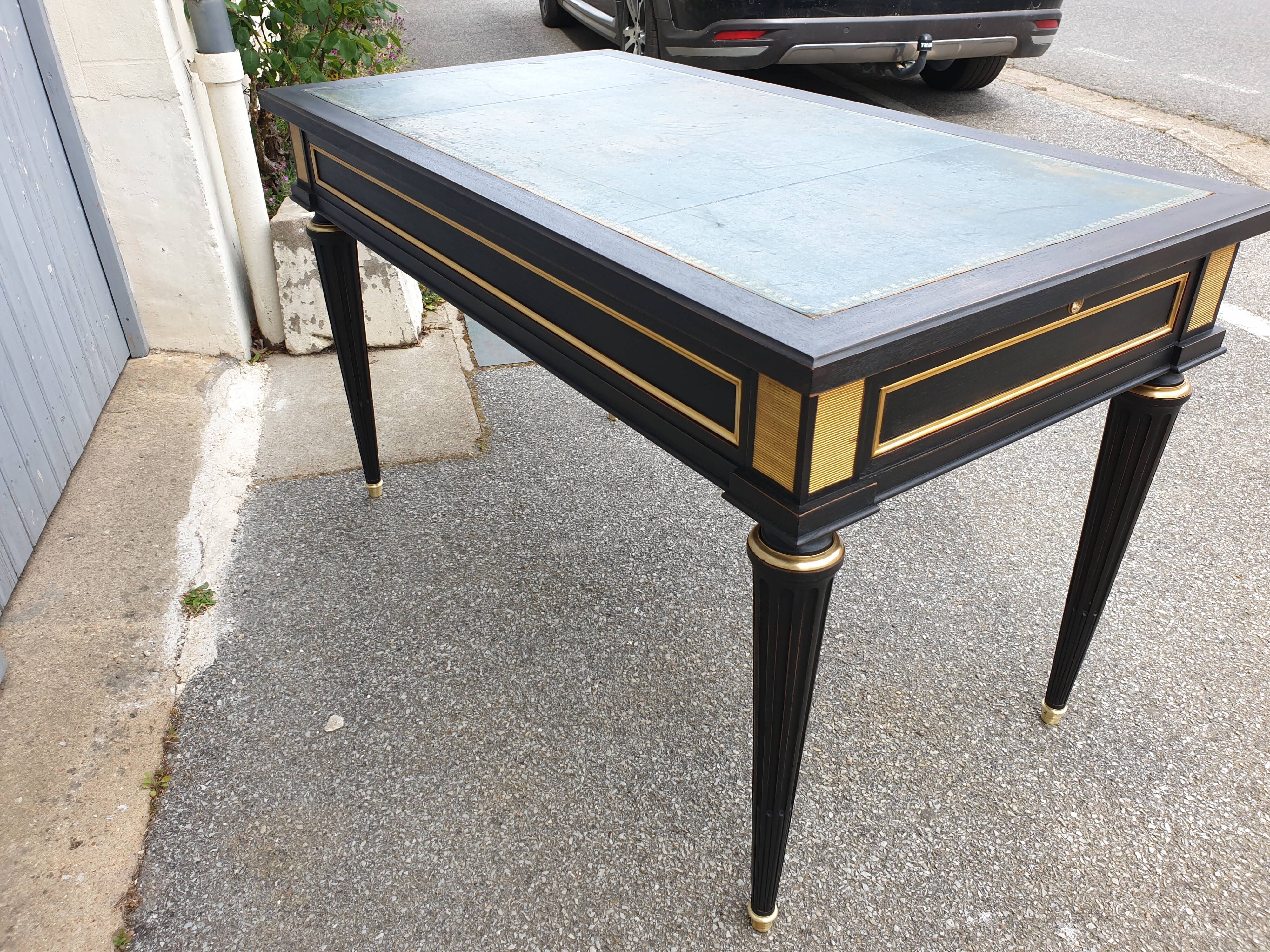Bureau Louis XVI