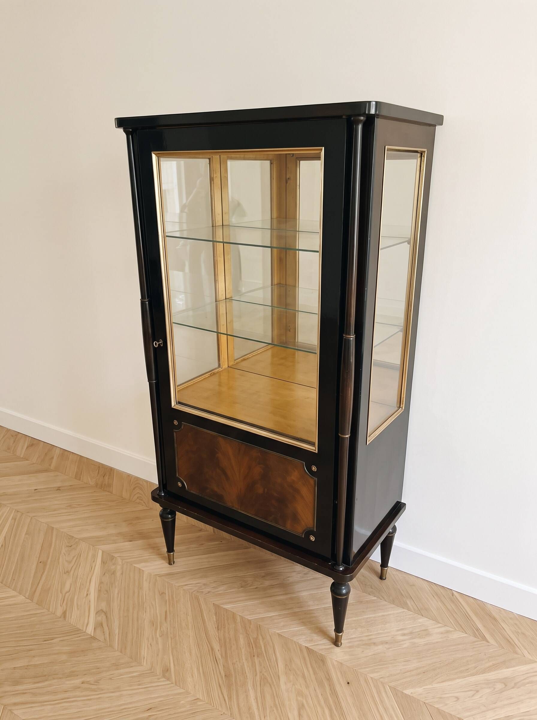 Art Deco display cabinet in wood and black lacquer