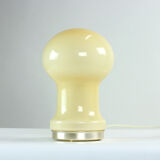 Lampe de table unique en verre opalin beige par Ivan Jakes, Tchécoslovaquie années 1960