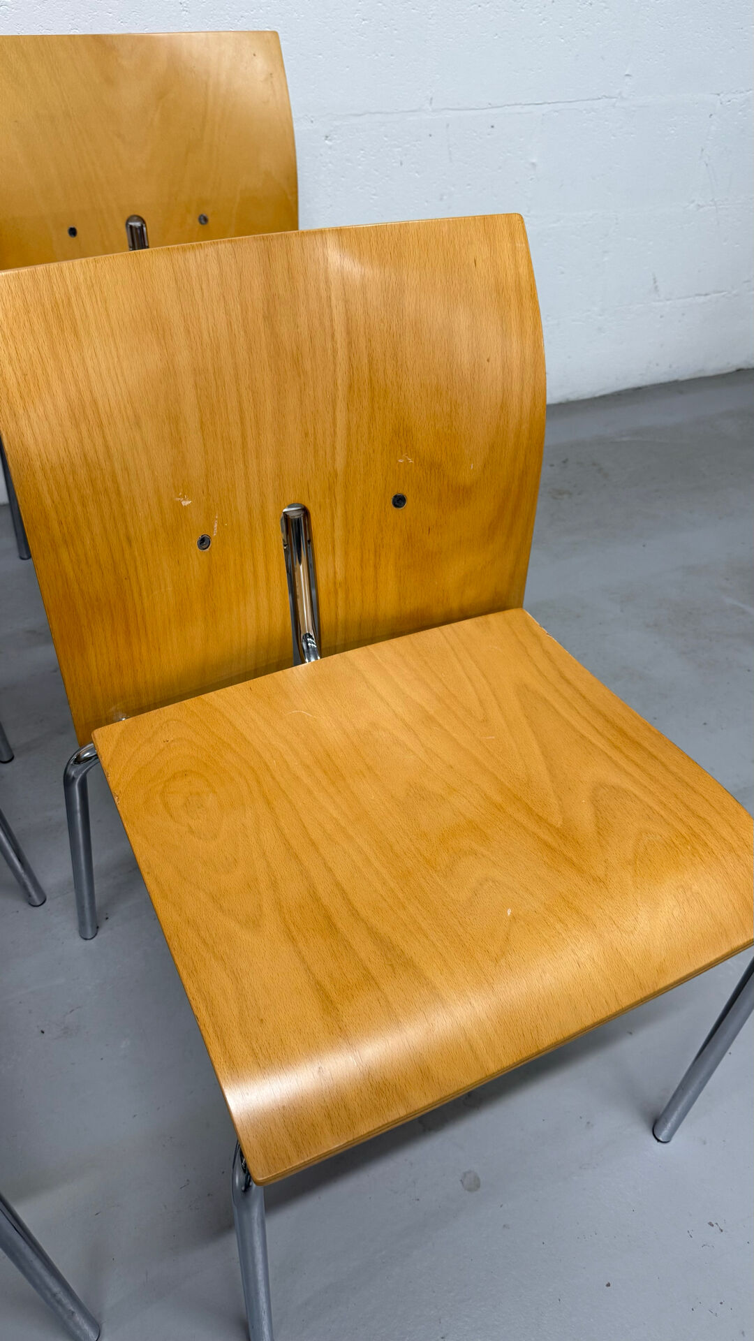 Ensemble de 4 chaises empilables vintage — Contreplaqué moulé et chrome, 199
