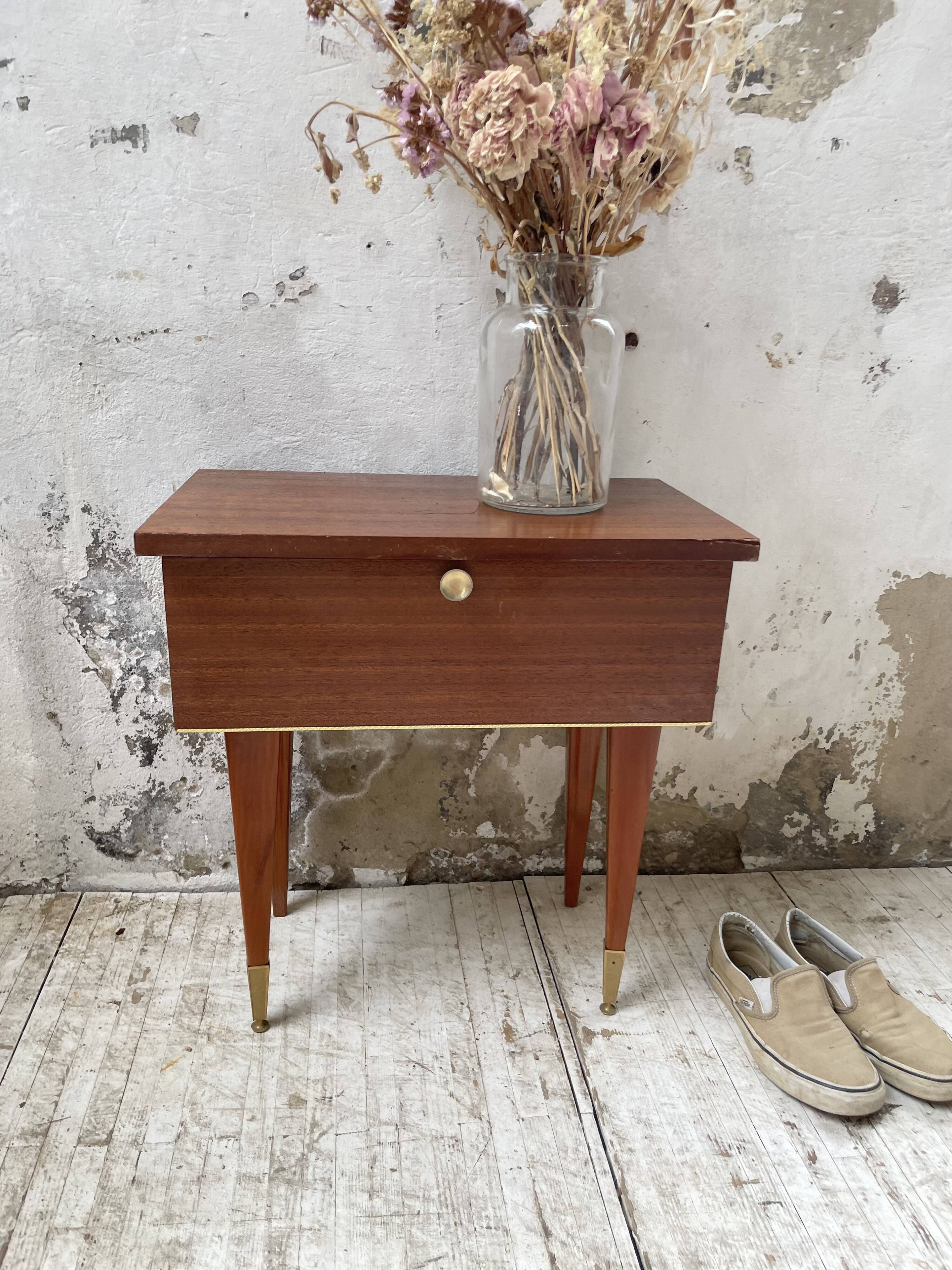 Vintage mahogany veneer bedside table