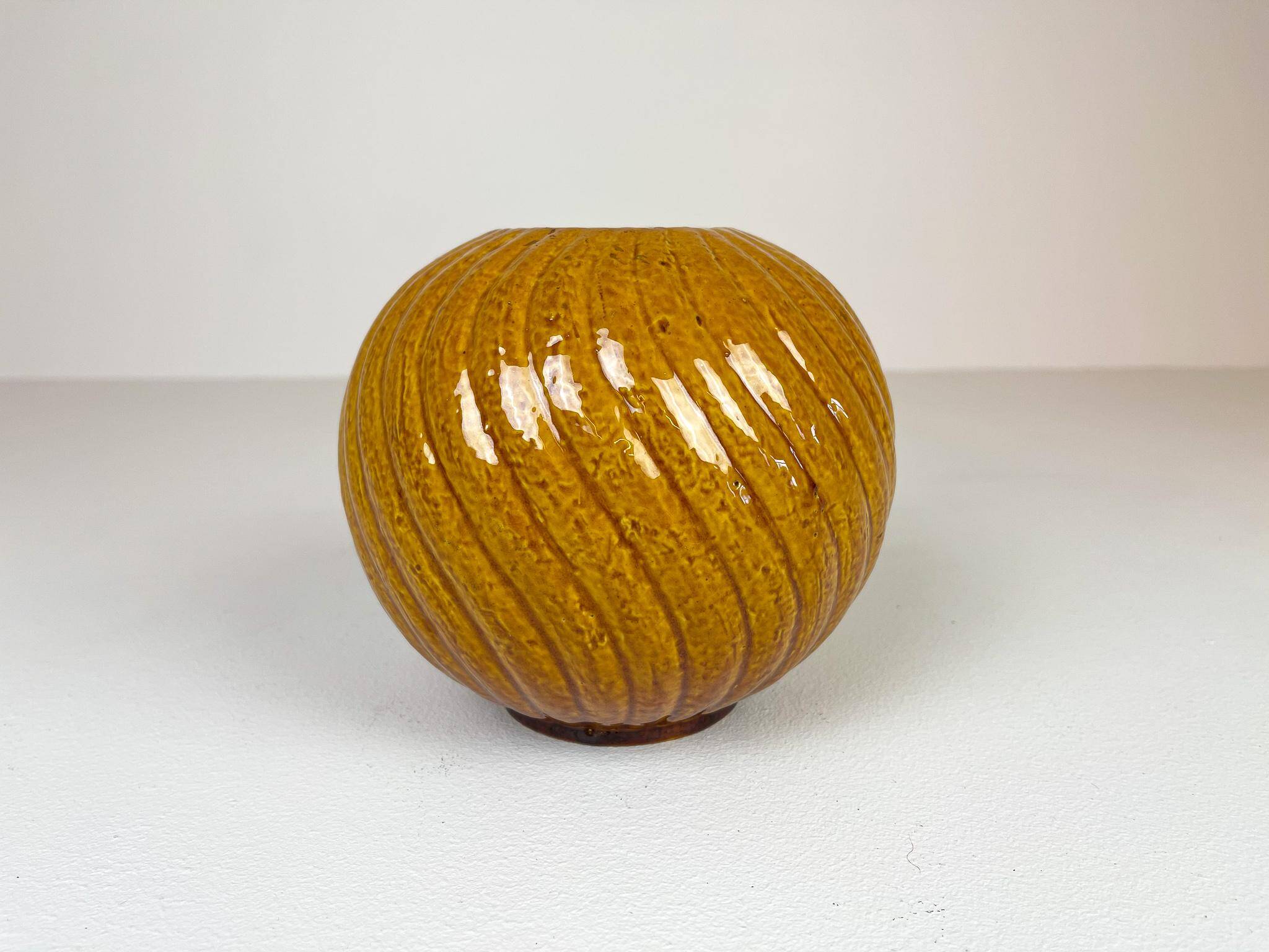 Rare pair of mid-century modern vases by Gunnar Nylund, Rörstrand, Sweden, 1940s.