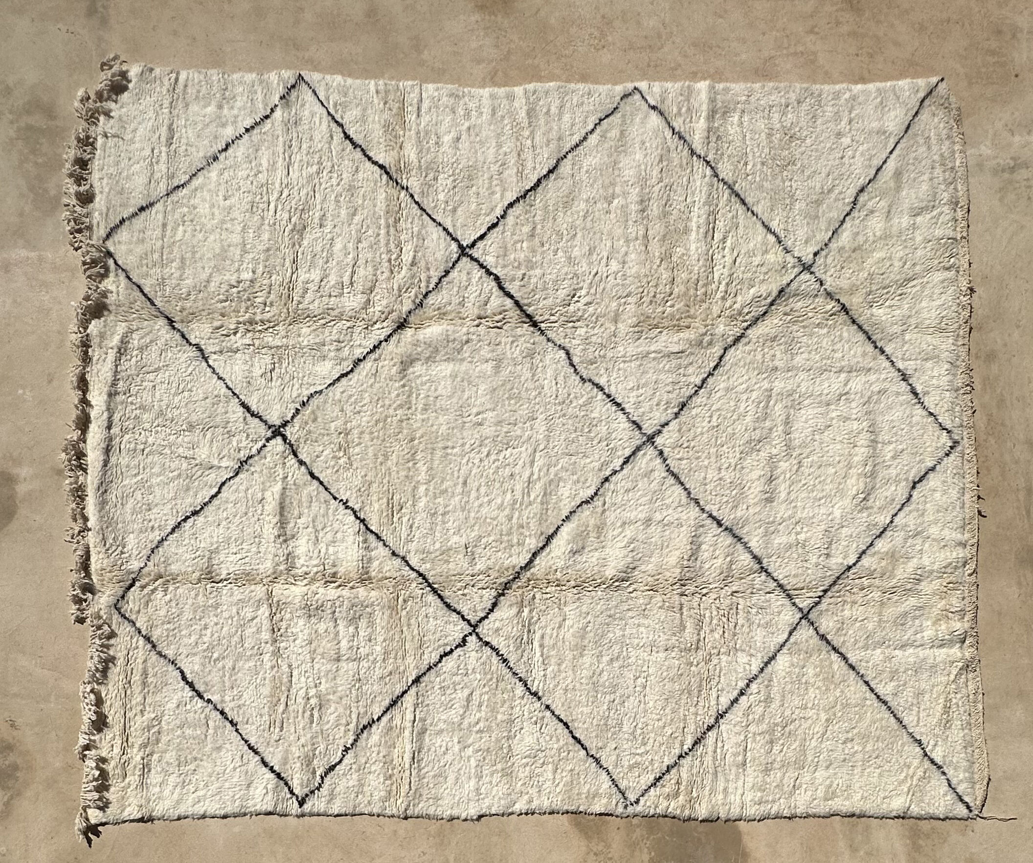 Moroccan carpet beni ouarain white - 303 x 357 cm