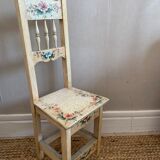 Chaise en bois enfant blanche et fleurie peinte à la main