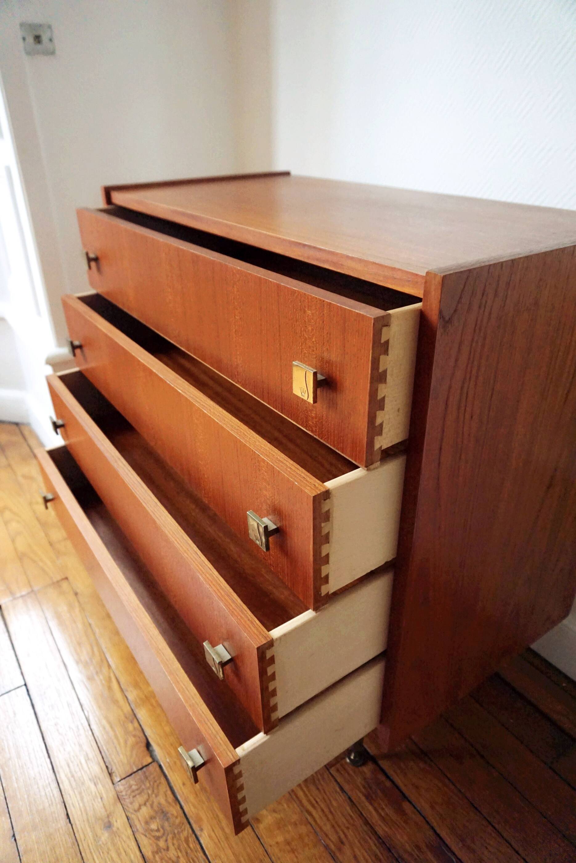 Commode vintage aux pieds compas 4 tiroirs