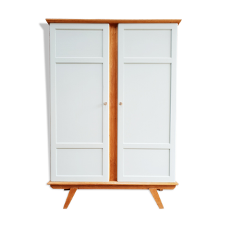 Armoire vintage