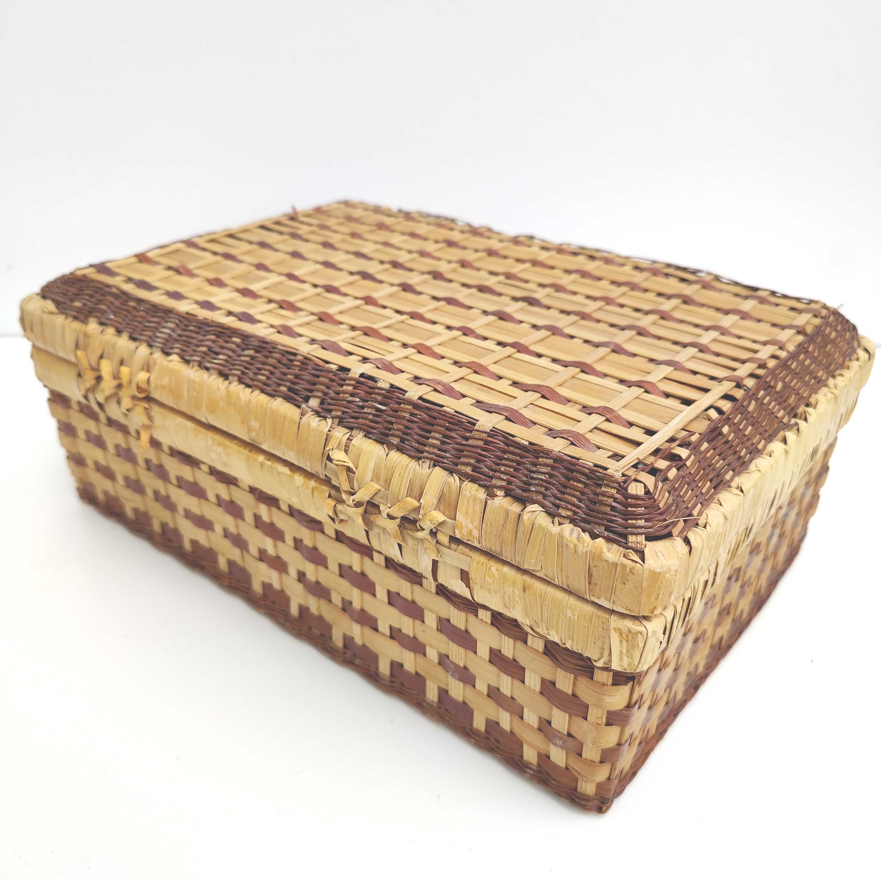 Vintage wicker nesting suitcases