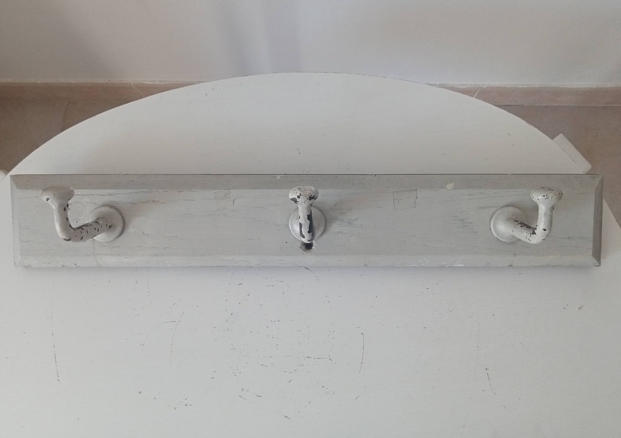 Vintage wall coat rack from the 1930s/1940s.