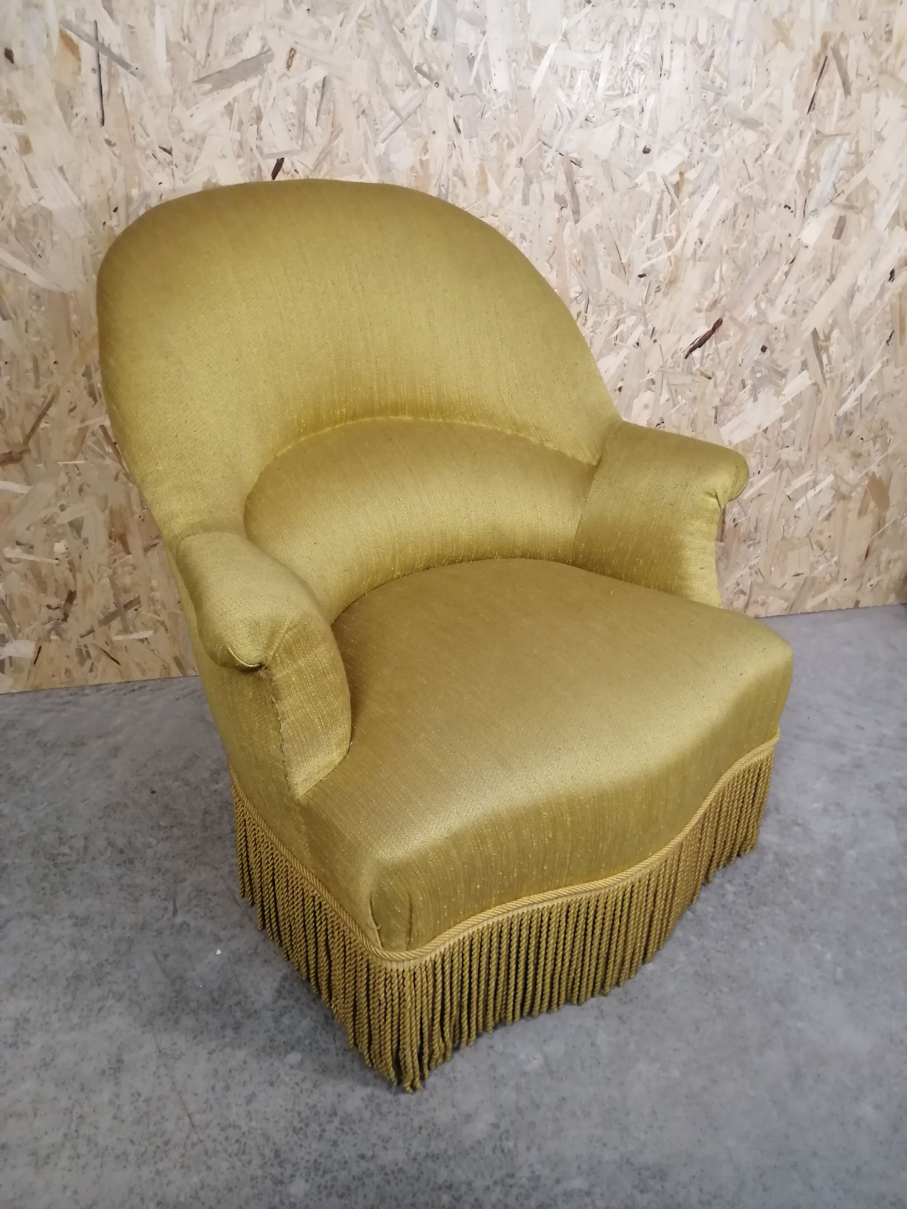 Toad armchair