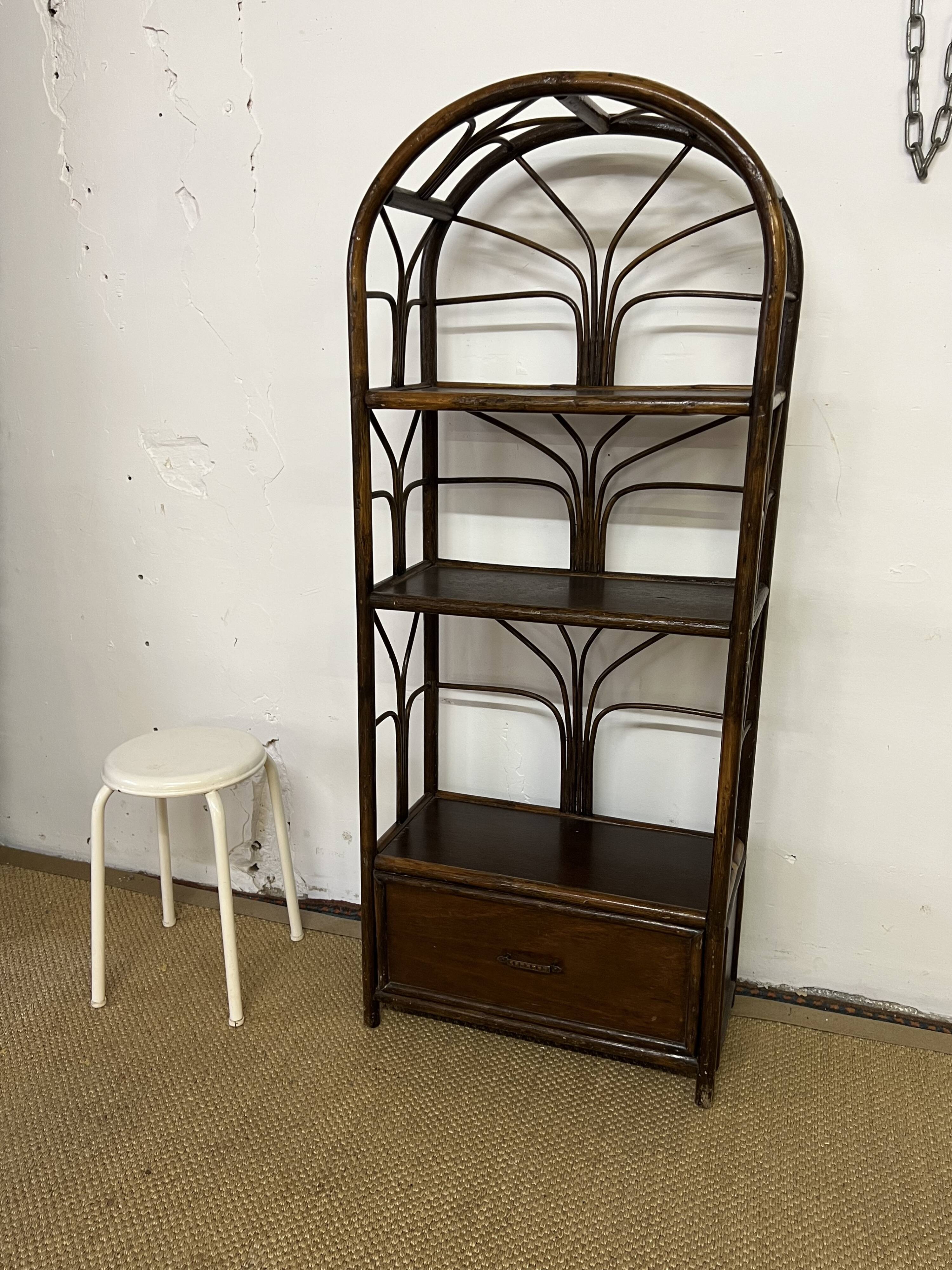 Etagère bibliothèque vintage en rotin et bambou