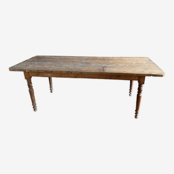 Table en bois chevillée sans tiroir