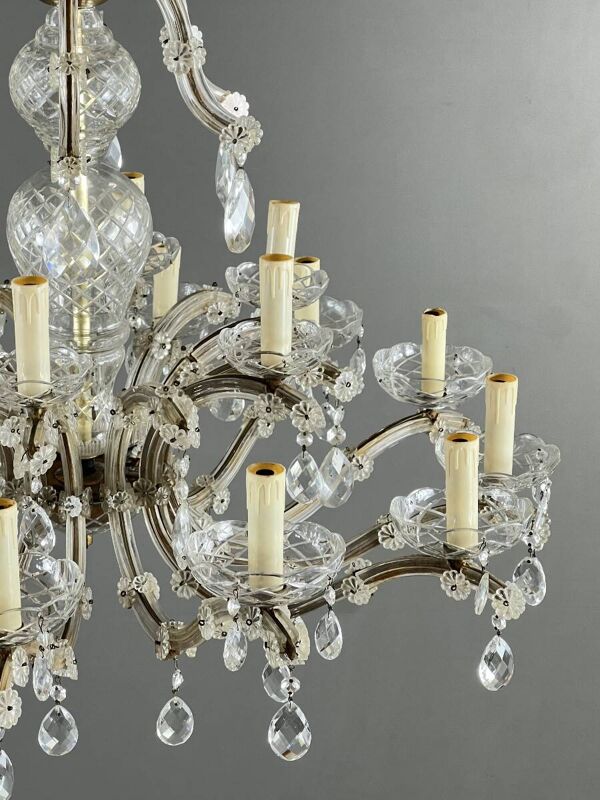 Grand lustre en cristal à pampilles, style Louis XV, XXe siècle