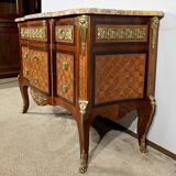 Commode en Bois de Rose et Amarante, style Transition Louis XV / Louis XVI – Fin XIXe