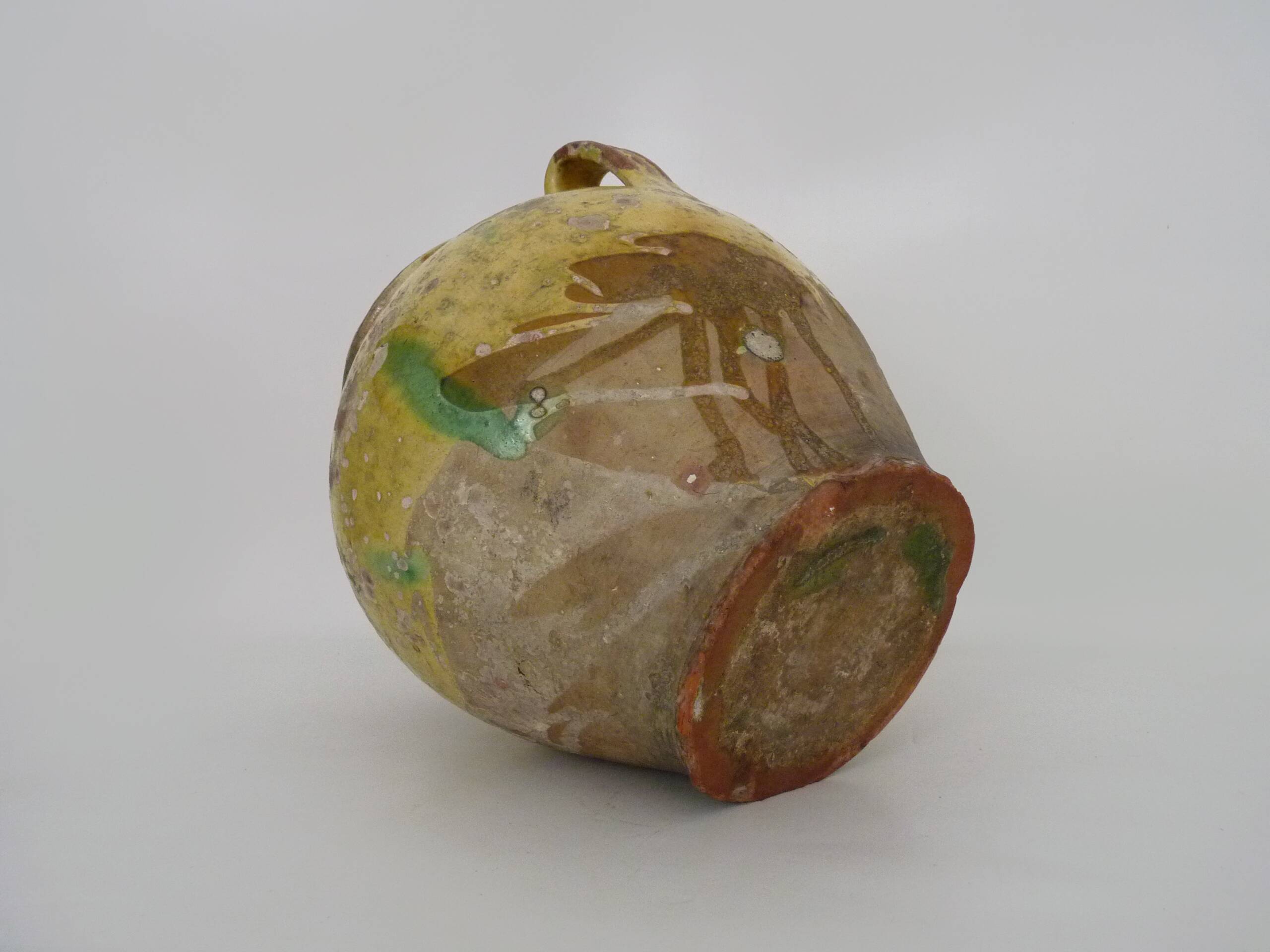 Magnificent glazed yellow confit pot, south-west of France. 19th century.
