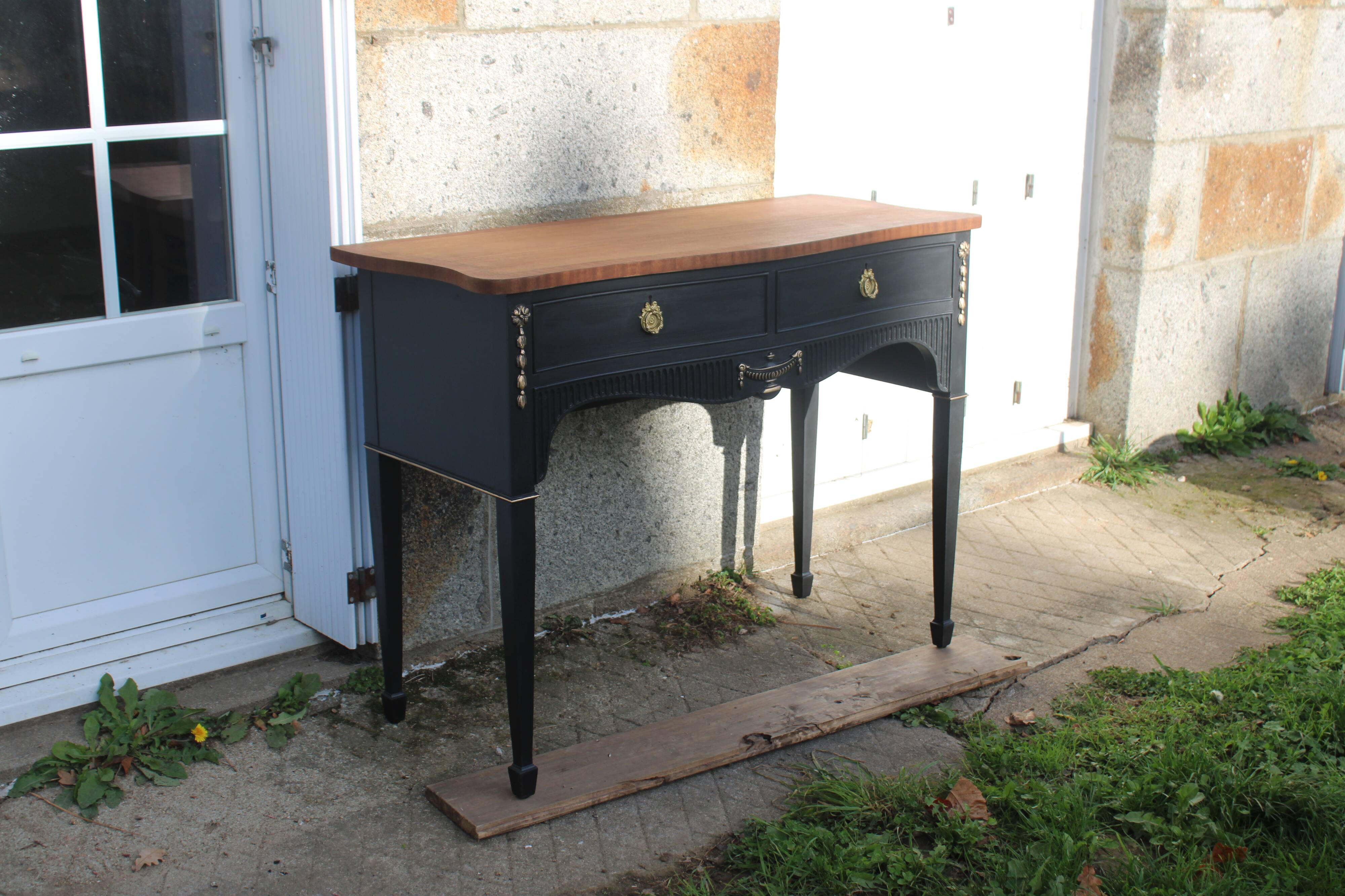 Restored antique console – Haussmannian elegance & velvet finish