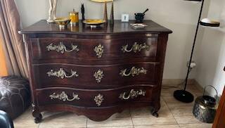 Louis XV style curved chest of drawers