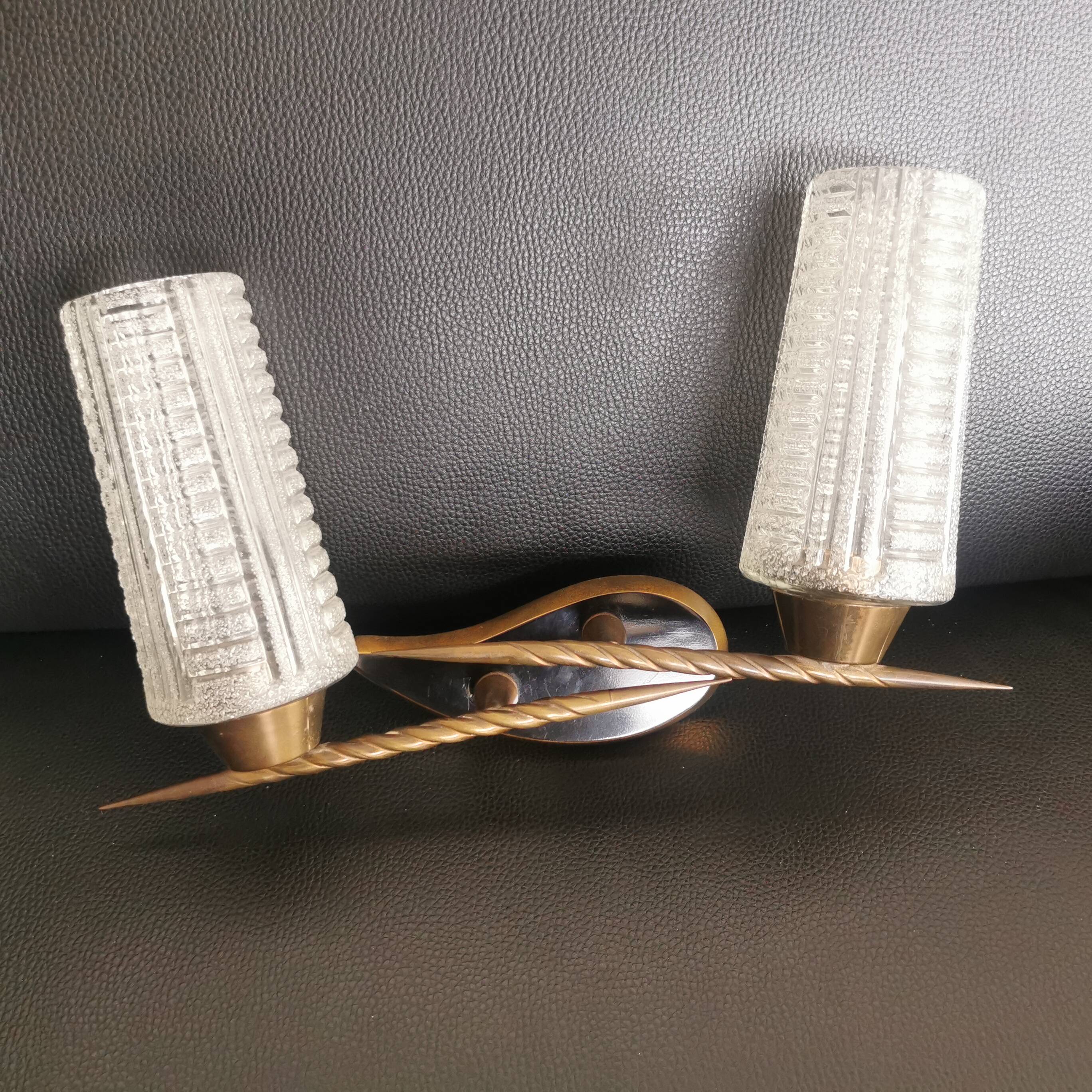 1 double lighting wall lamp in brass and black and gold glass