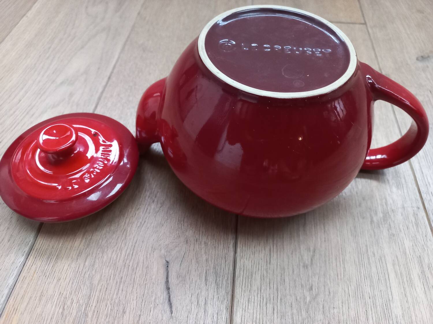 Le Creuset Teapot