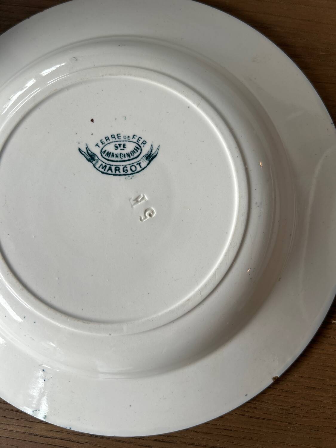 Assiettes en terre de fer Sarreguemines Margot