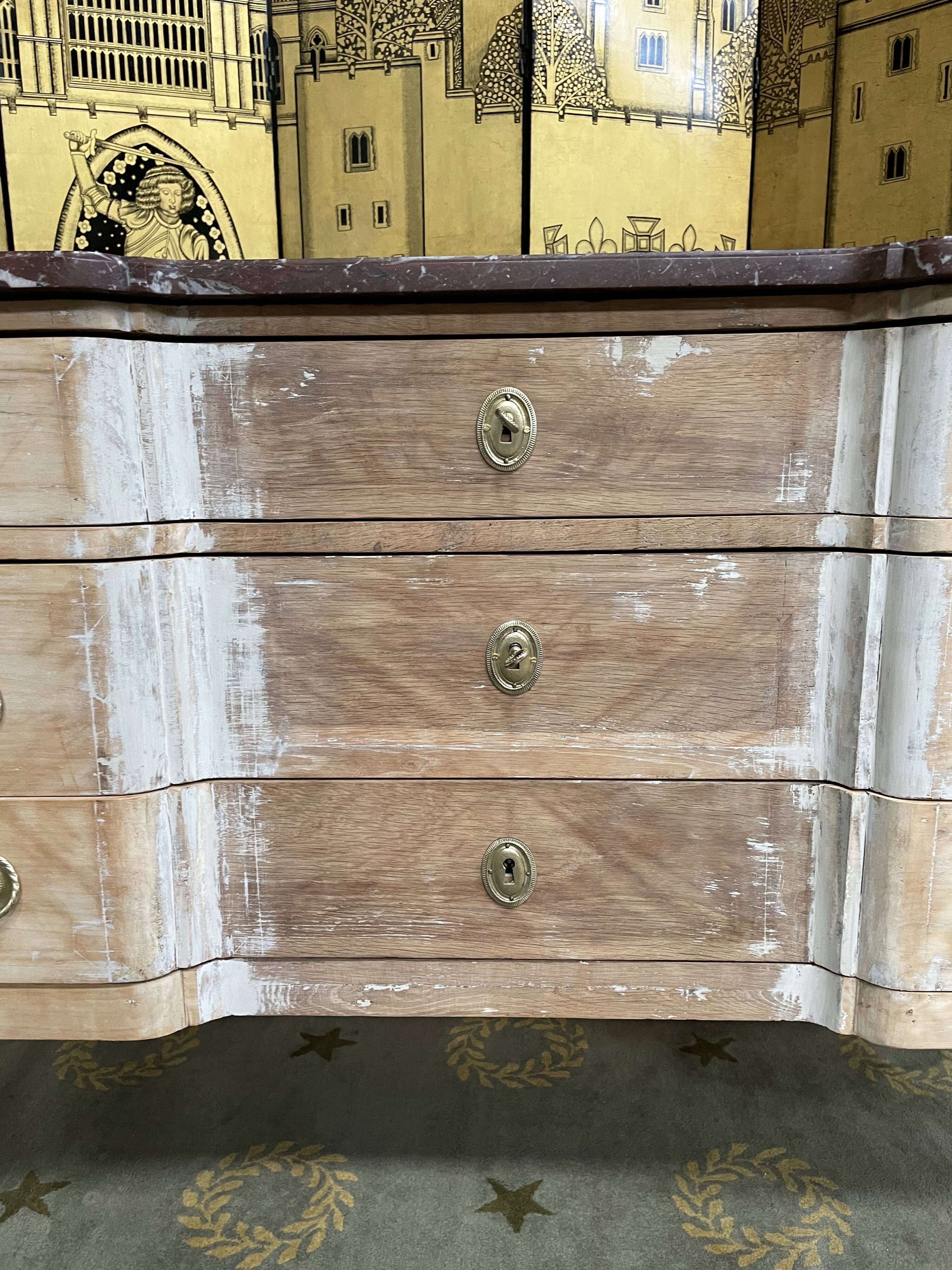 Raw dresser Louis XV style