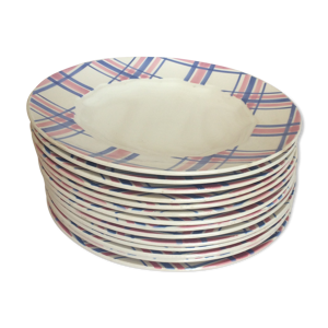 10 assiettes faïence