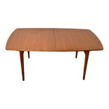 Extendable dining table