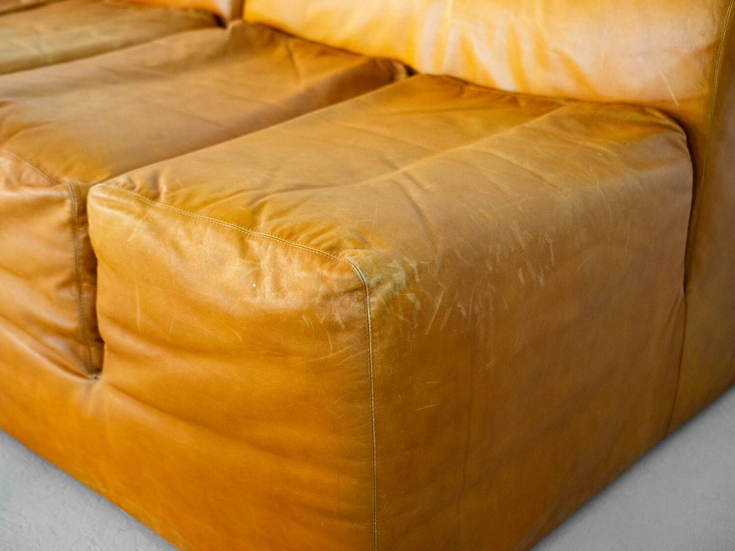 'Ipercubo 200' by Jonathan de Pas, D'Urbino, Lomazzi for Driade