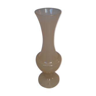 Vase rose en opaline